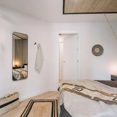 Tagbu - 2 Bedroom And Balcony In Eixample Dreta Apartment *